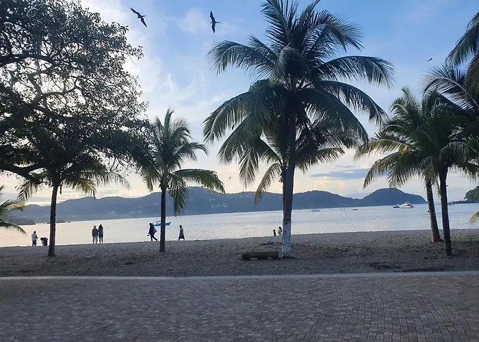 Casa La Playa Zihuatanejo